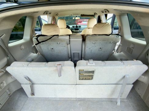 Used 2012 Toyota Highlander 4WD w/ Tech Pkg image 15