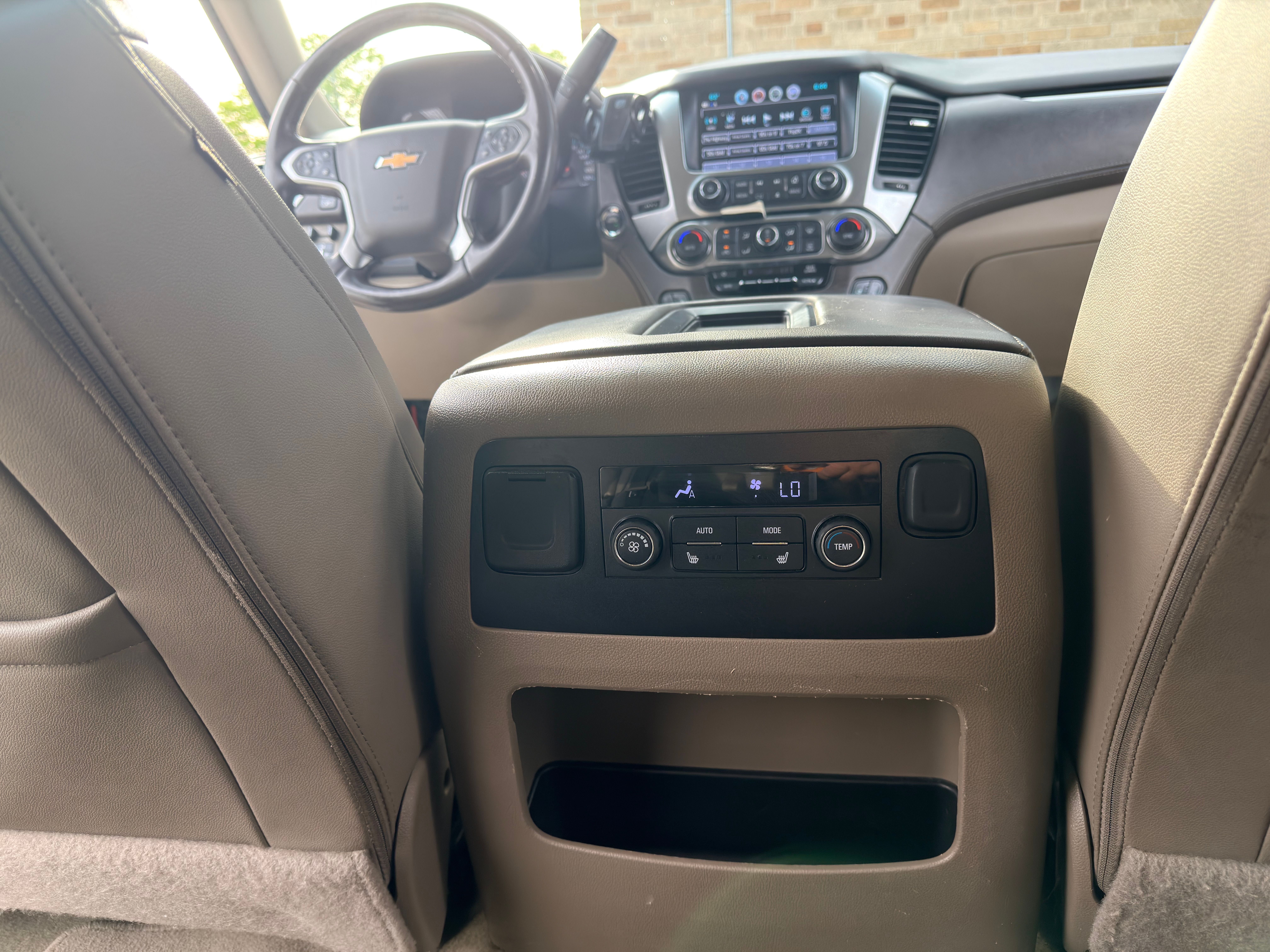 Used 2019 Chevrolet Tahoe LT w/ Luxury Package AWD/4WD image 6