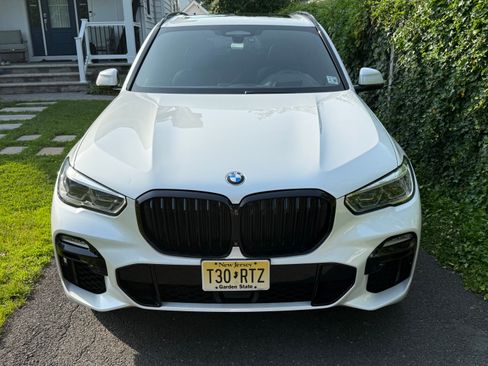 Used 2021 BMW X5 M50i w/ Executive Package image 5