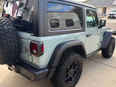 Used 2024 Jeep Wrangler Sport AWD/4WD image 4