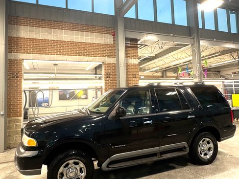 Used 1998 Lincoln Navigator 4WD image 4
