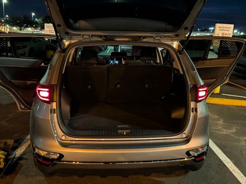 Used 2021 Kia Sportage LX image 6