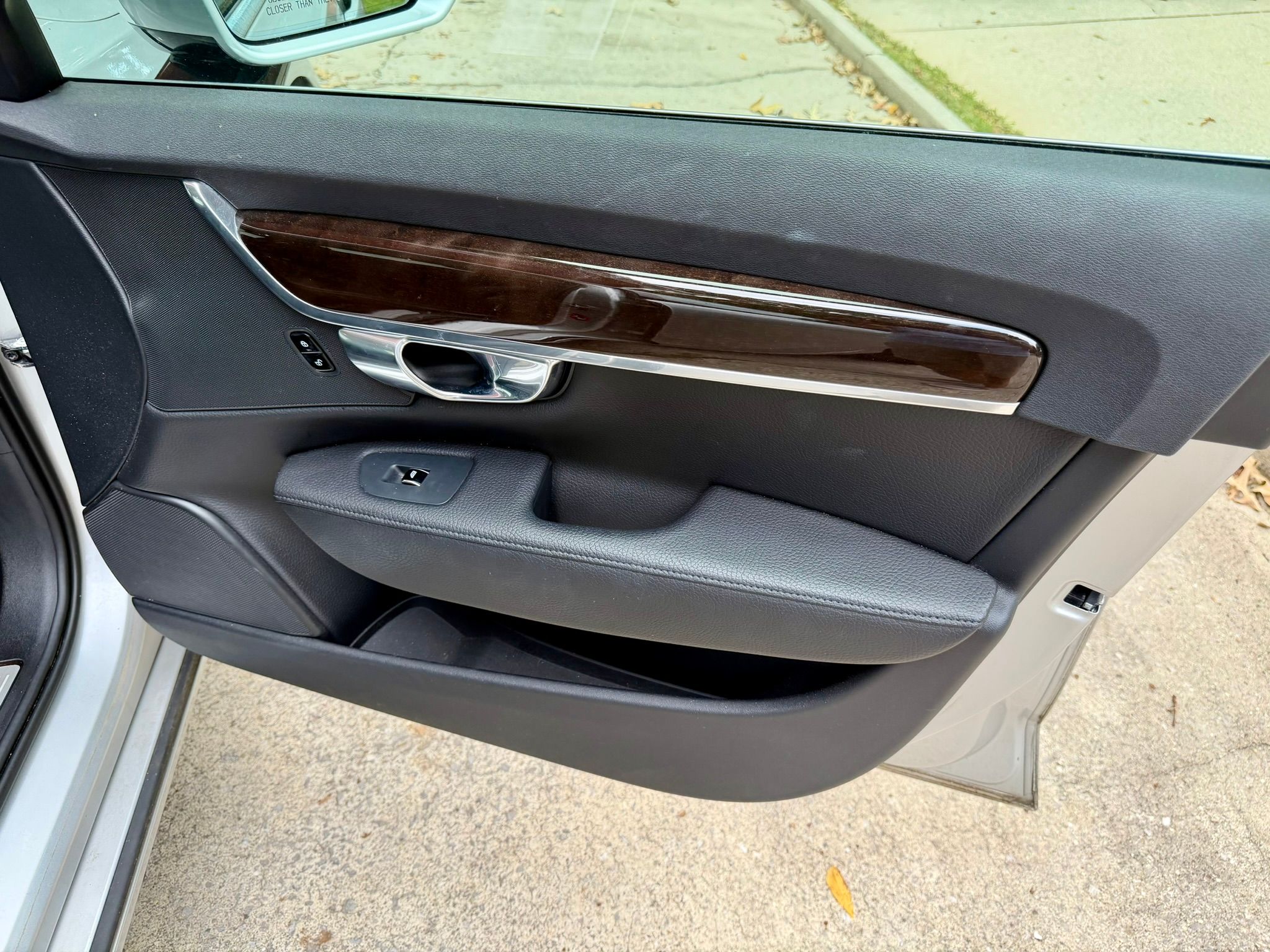 Used 2018 Volvo S90 T5 Momentum FWD image 20