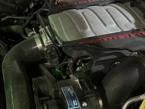 Used 2019 Chevrolet Camaro SS w/ Black Appearance Package image 9