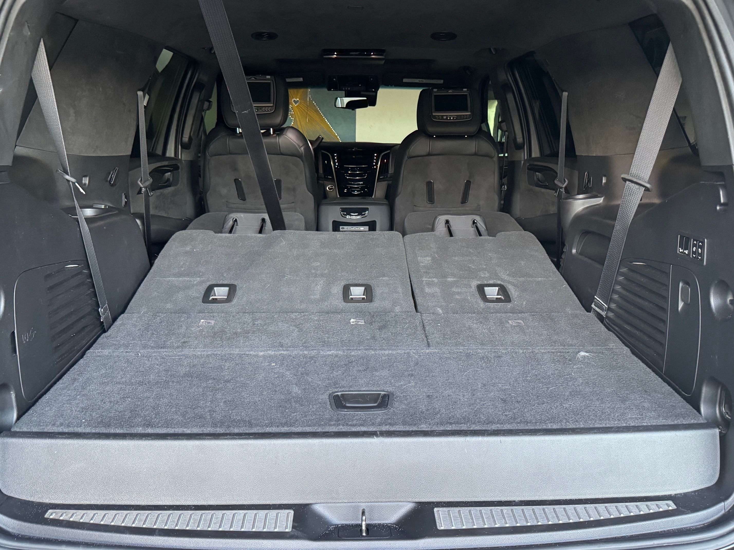 Used 2019 Cadillac Escalade Platinum AWD/4WD image 19