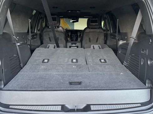 Used 2019 Cadillac Escalade Platinum AWD/4WD image 19