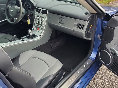 Used 2005 Chrysler Crossfire Limited image 19
