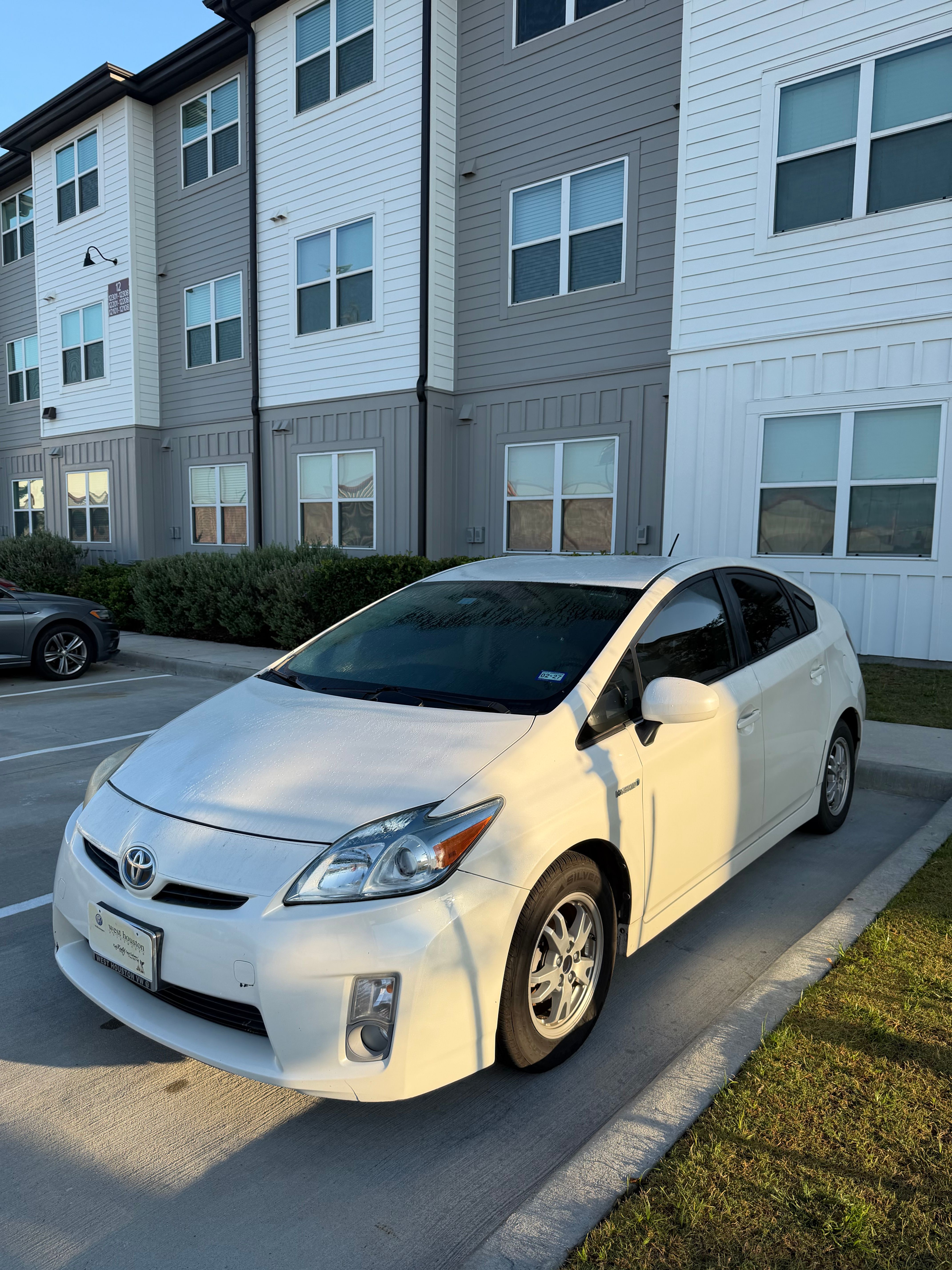 Used 2011 Toyota Prius Four FWD image 1
