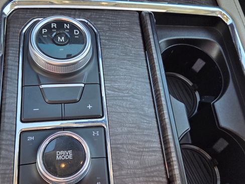 Used 2021 Ford Expedition Limited image 11