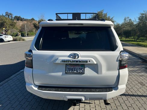 Used 2016 Toyota 4Runner SR5 image 6