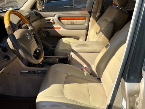 Used 2001 Lexus LX 470 4WD image 10