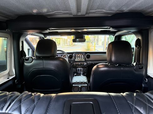 Used 2021 Jeep Wrangler Sport image 9