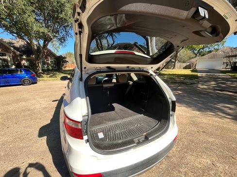 Used 2015 Hyundai Santa Fe GLS image 5