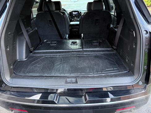 Used 2022 Chevrolet Traverse Premier w/ Redline Edition image 9