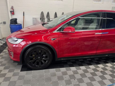 Used 2020 Tesla Model X Long Range image 2