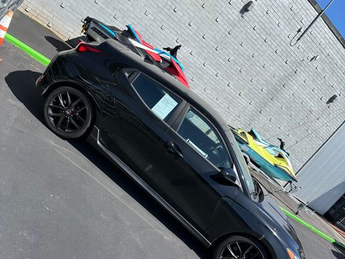 Used 2019 Hyundai Veloster Turbo R-Spec image 4