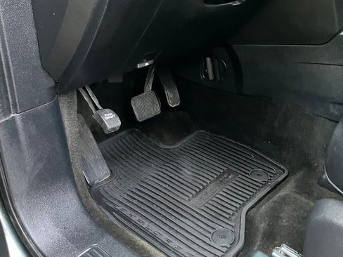 Used 2016 Ford Explorer XLT w/ Equipment Group 202A image 14