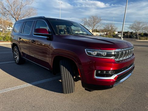 Used 2022 Jeep Grand Wagoneer Series III image 1