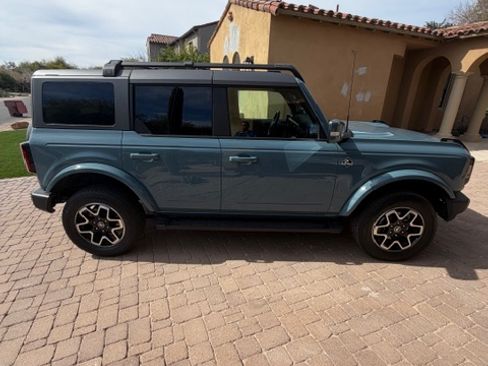 Used 2022 Ford Bronco Outer Banks image 6