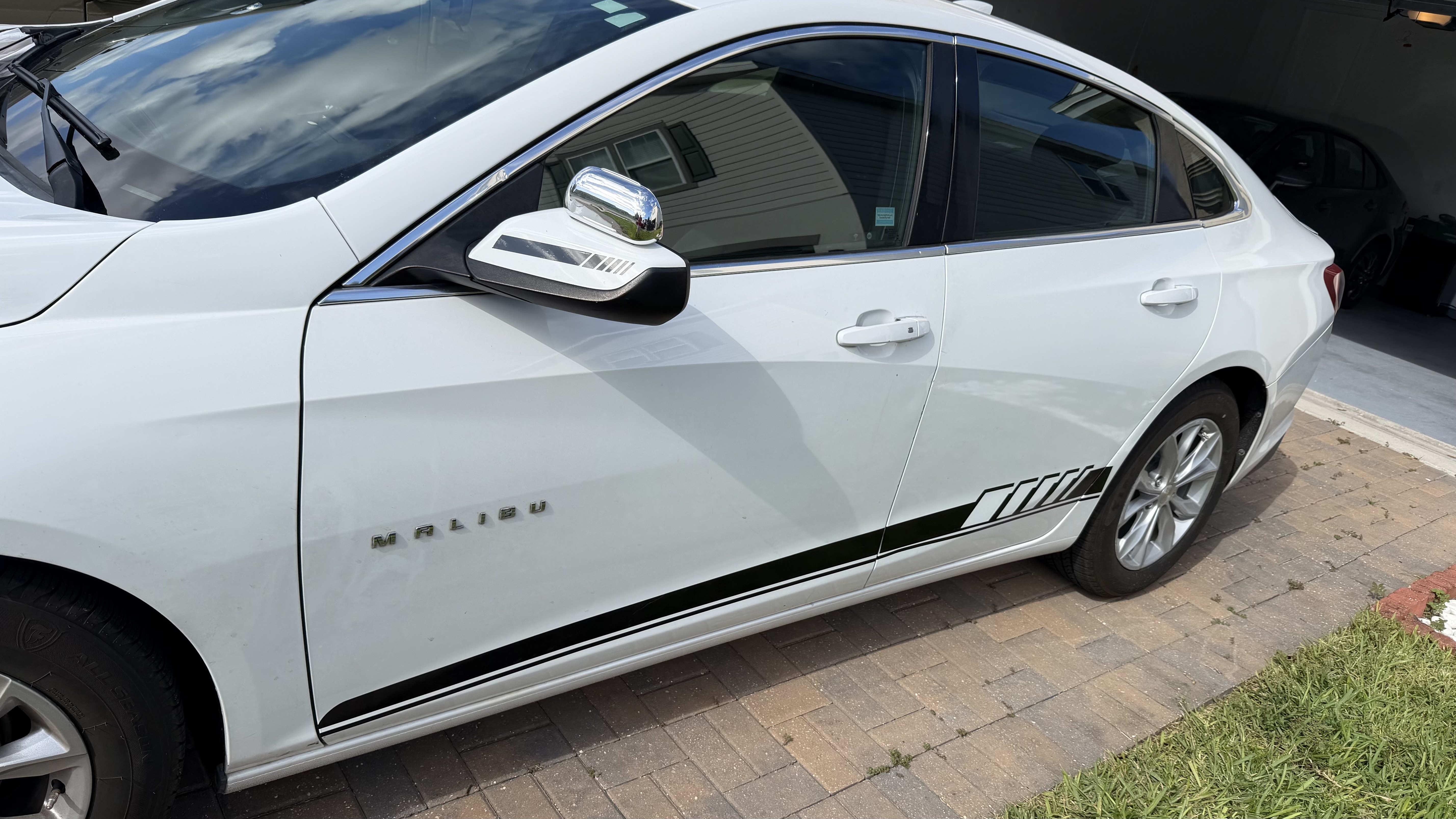 Used 2021 Chevrolet Malibu LT FWD image 12