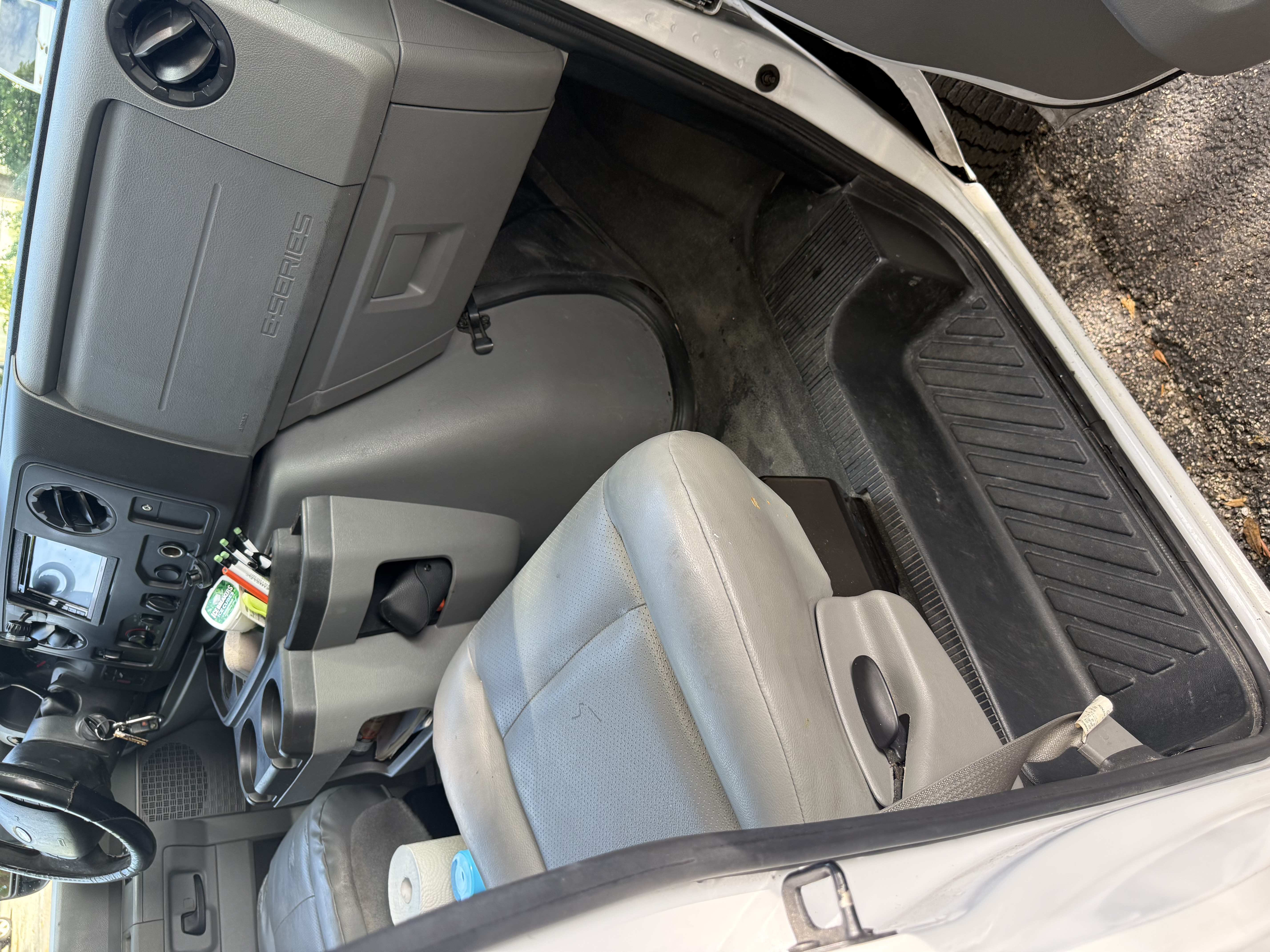Used 2017 Ford E-350 and Econoline 350 Super Duty w/ Power Windows & Locks Group RWD image 6
