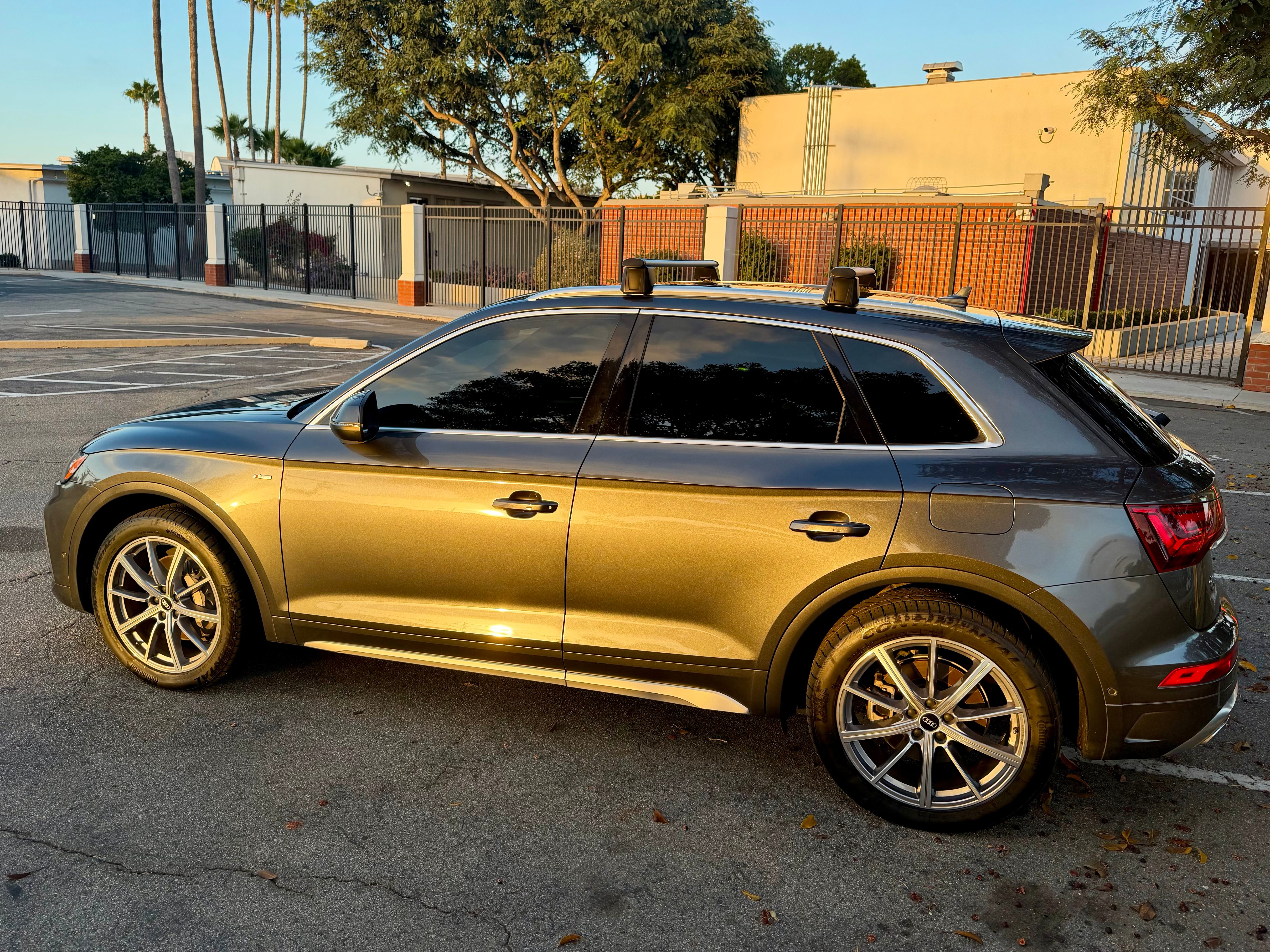Used 2021 Audi Q5 e Prestige w/ Prestige Package AWD/4WD image 9
