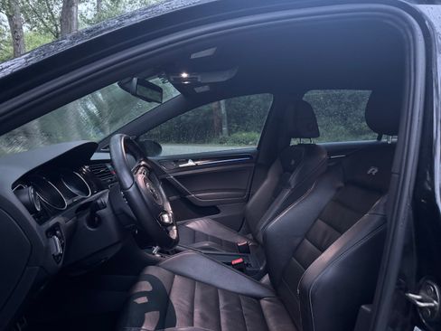 Used 2016 Volkswagen Golf R 4-Door AWD/4WD image 9