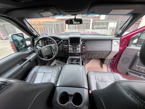 Used 2014 Ford F250 Lariat w/ Lariat Ultimate Package image 5