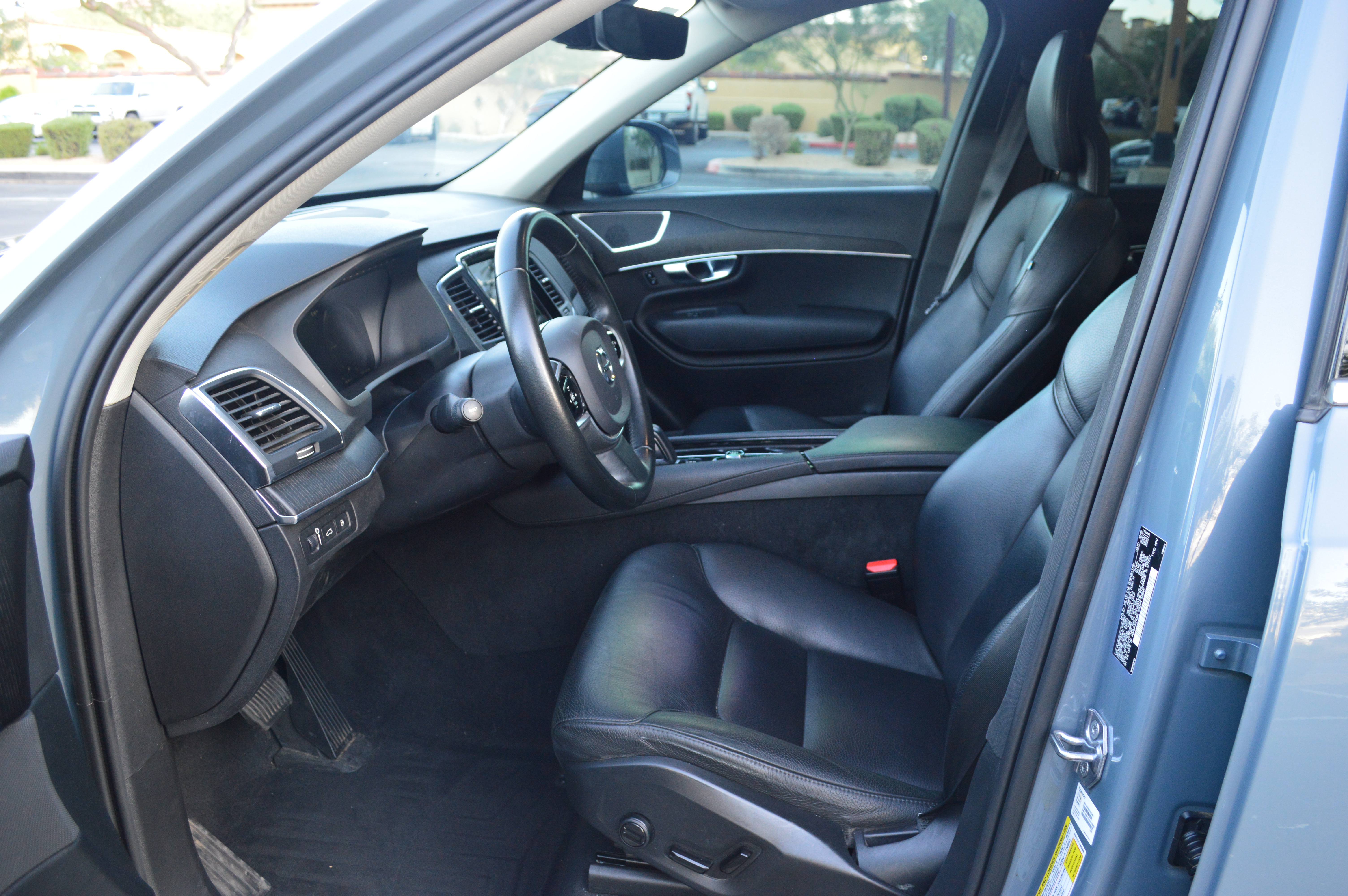 Used 2020 Volvo XC90 T8 Momentum AWD/4WD image 16