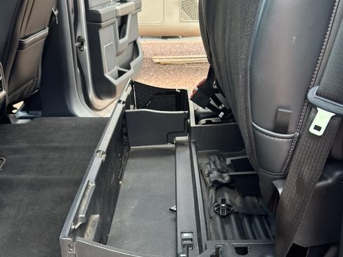 Used 2022 Ford F350 Platinum image 19