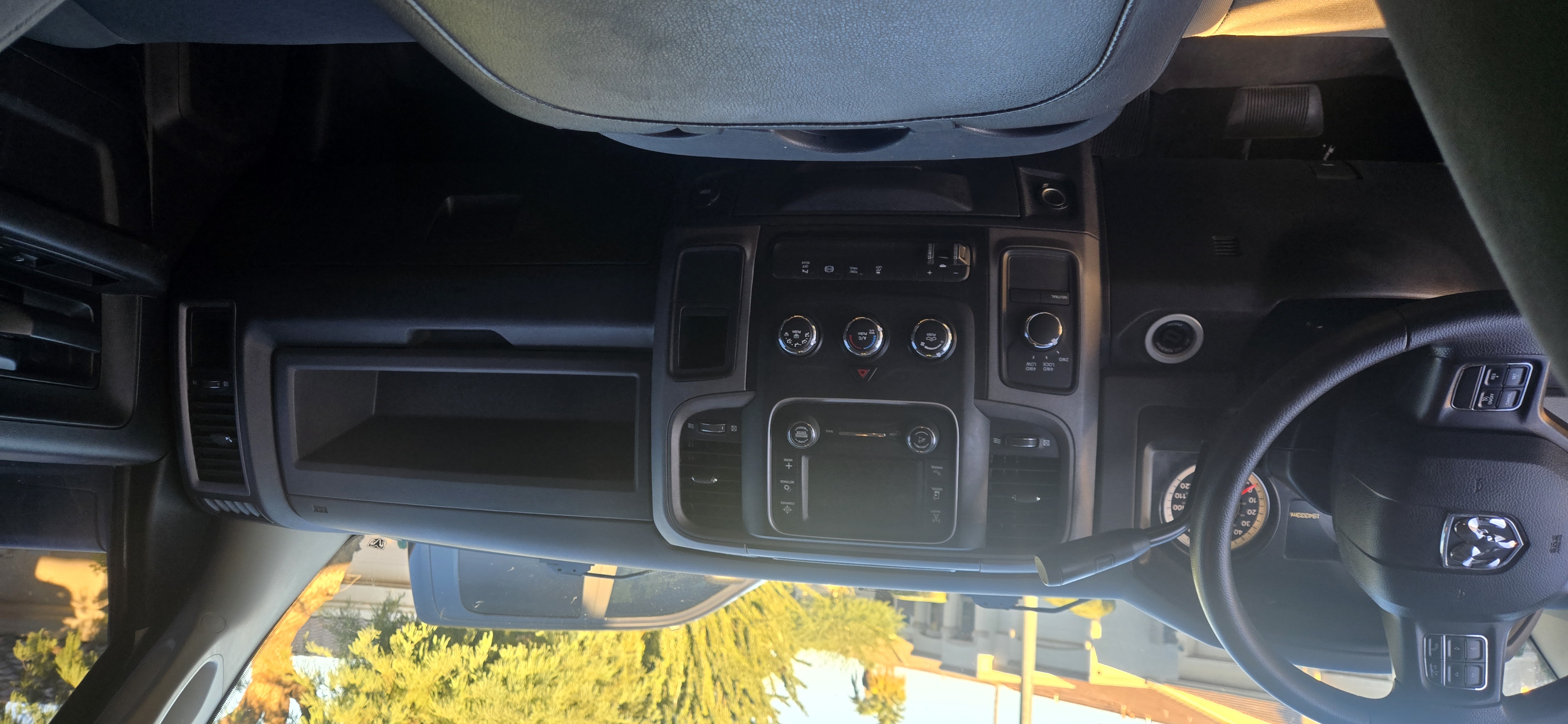 Used 2018 RAM 2500 Tradesman w/ Chrome Appearance Group AWD/4WD image 8