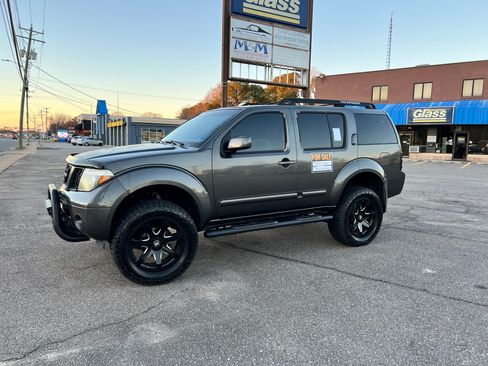 Used 2006 Nissan Pathfinder SE w/ (G01) SE Comfort Pkg image 4