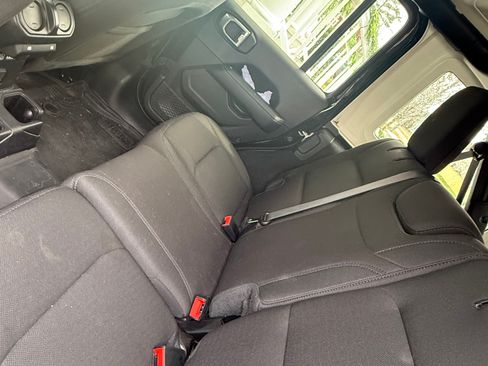 Used 2022 Jeep Wrangler Unlimited Sahara w/ LED Lighting Group image 8