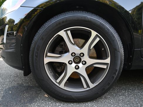 Used 2014 Volvo XC60 T6 AWD/4WD image 11