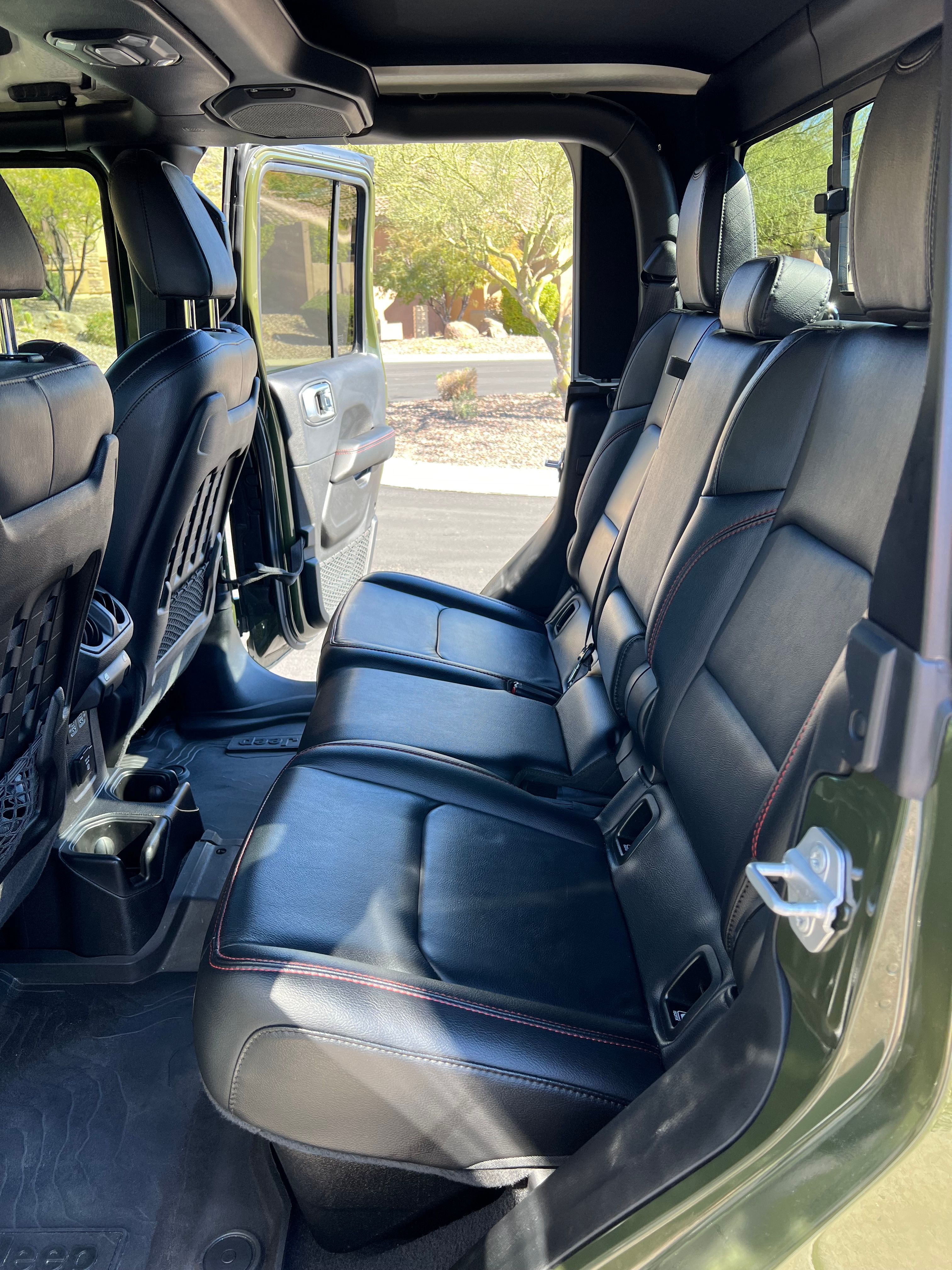 Used 2021 Jeep Gladiator Rubicon AWD/4WD image 16
