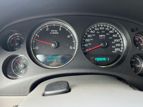 Used 2007 Chevrolet Silverado 2500 LTZ w/ Safety Package AWD/4WD image 6