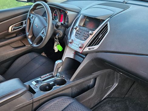 Used 2015 GMC Terrain SLE FWD image 10