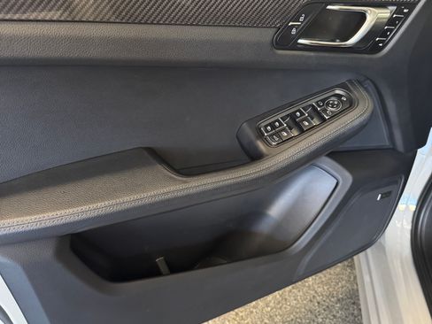 Used 2022 Porsche Macan S AWD/4WD image 15
