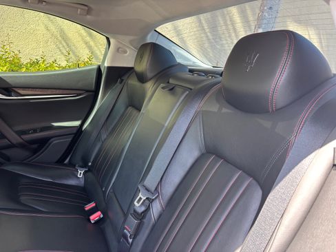 Used 2016 Maserati Ghibli S image 12