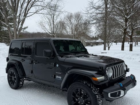 Used 2024 Jeep Wrangler Unlimited Sahara w/ Safety Group image 1