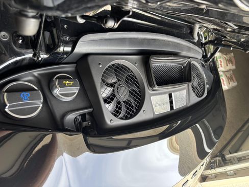 Used 2015 Porsche 911 Carrera image 9