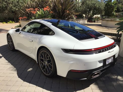 Used 2025 Porsche 911 Carrera RWD image 9