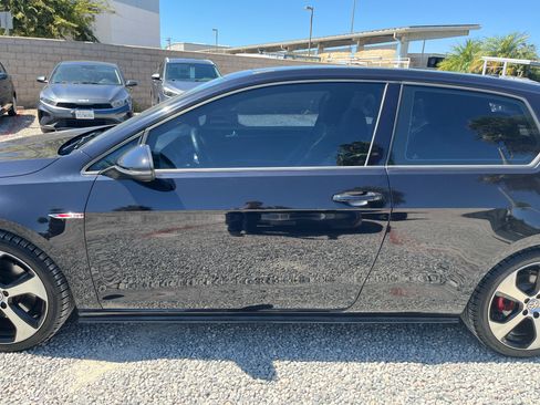 Used 2015 Volkswagen GTI SE FWD image 8