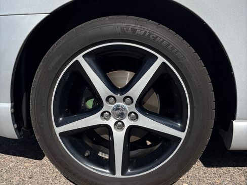 Used 2007 Toyota Matrix XR FWD image 2