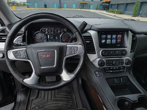 Used 2019 GMC Yukon XL SLT image 9