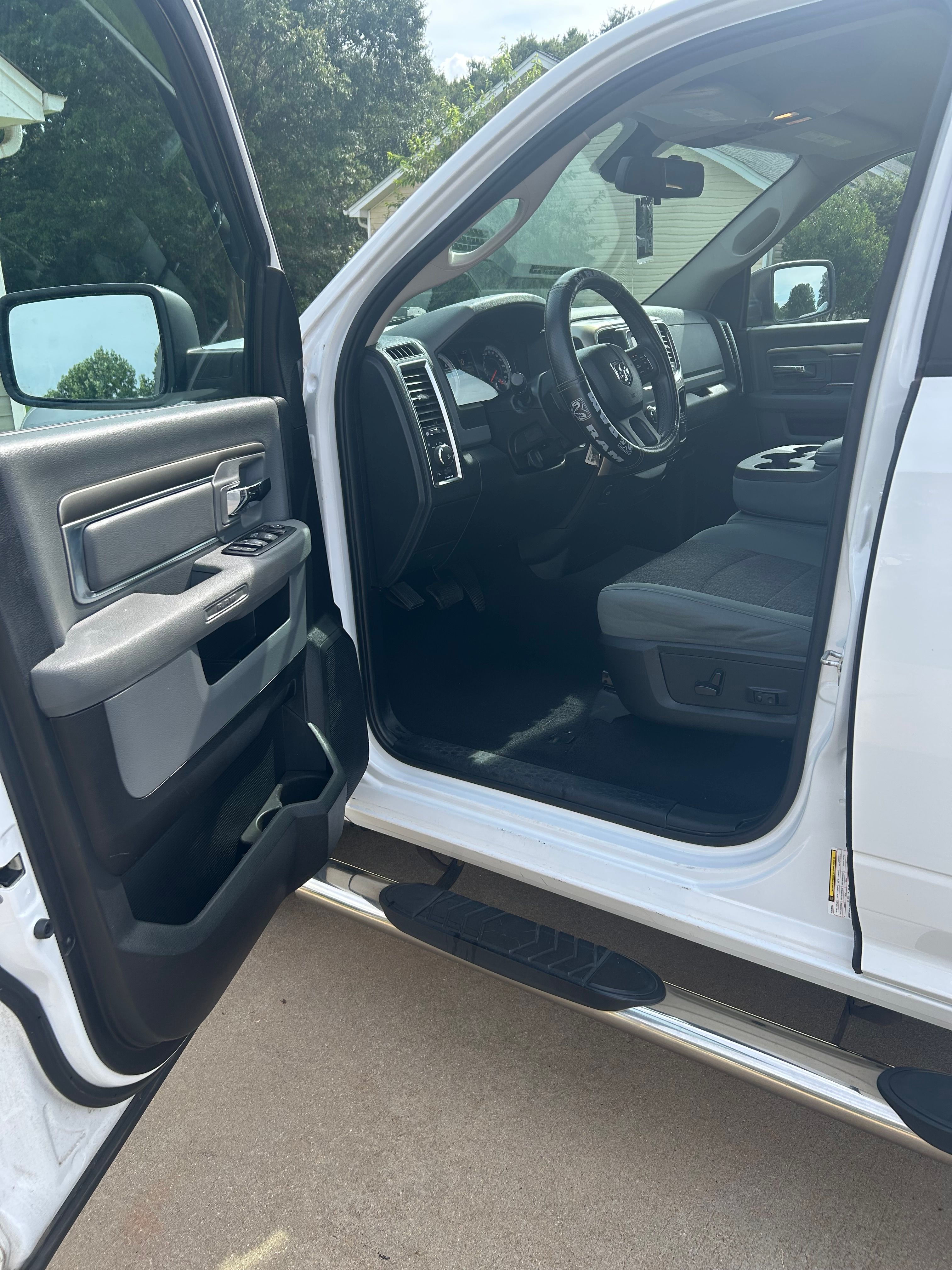 Used 2015 RAM 1500 Big Horn RWD image 8