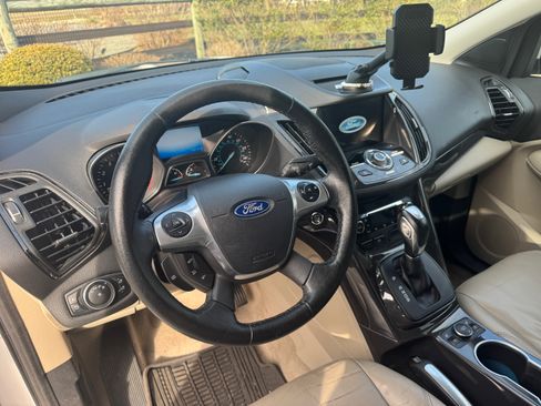 Used 2016 Ford Escape Titanium image 6