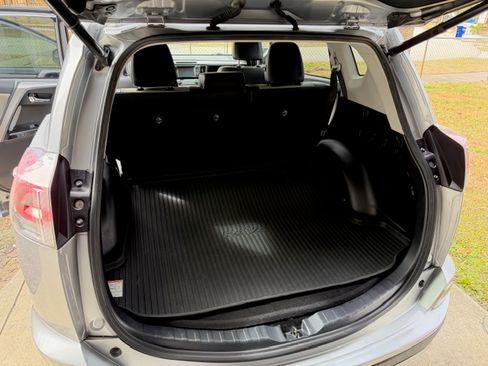 Used 2017 Toyota RAV4 Limited image 14