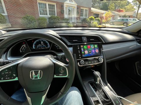 Used 2018 Honda Civic EX image 13