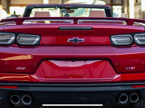 Used 2021 Chevrolet Camaro SS image 5